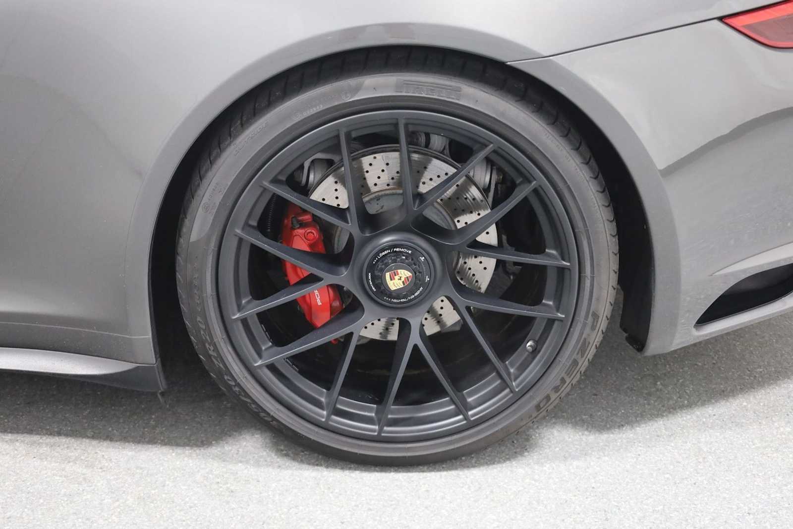 Thumbnail: 2019 Porsche 911 - 35