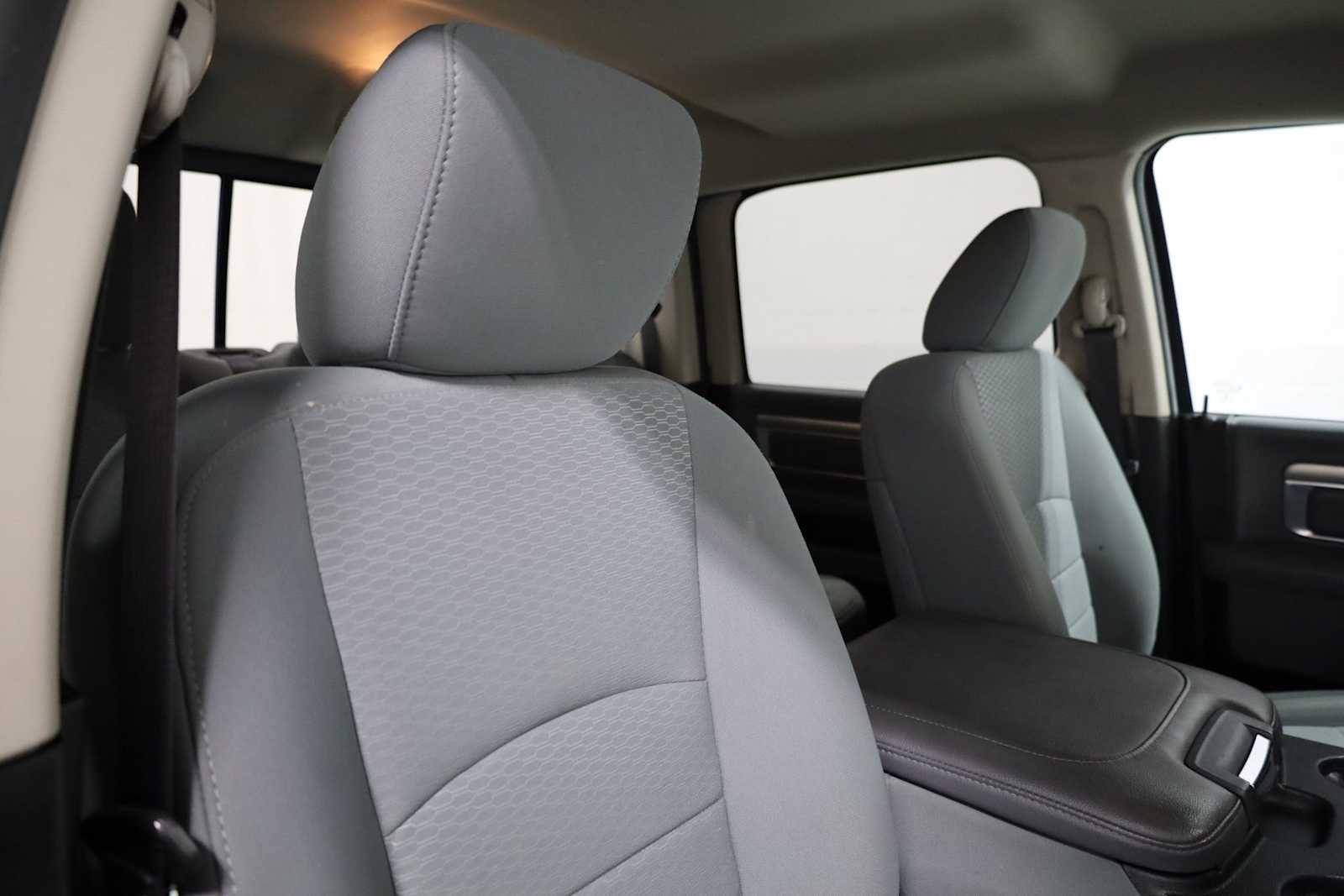 Thumbnail: 2019 RAM 1500 Classic - 18