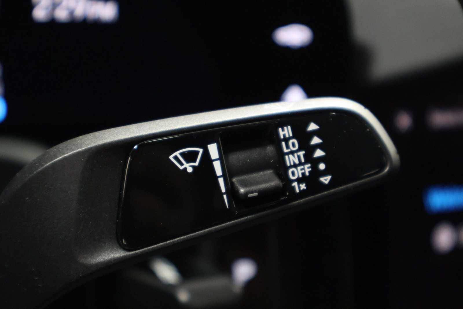 Thumbnail: 2026 Porsche Taycan - 27