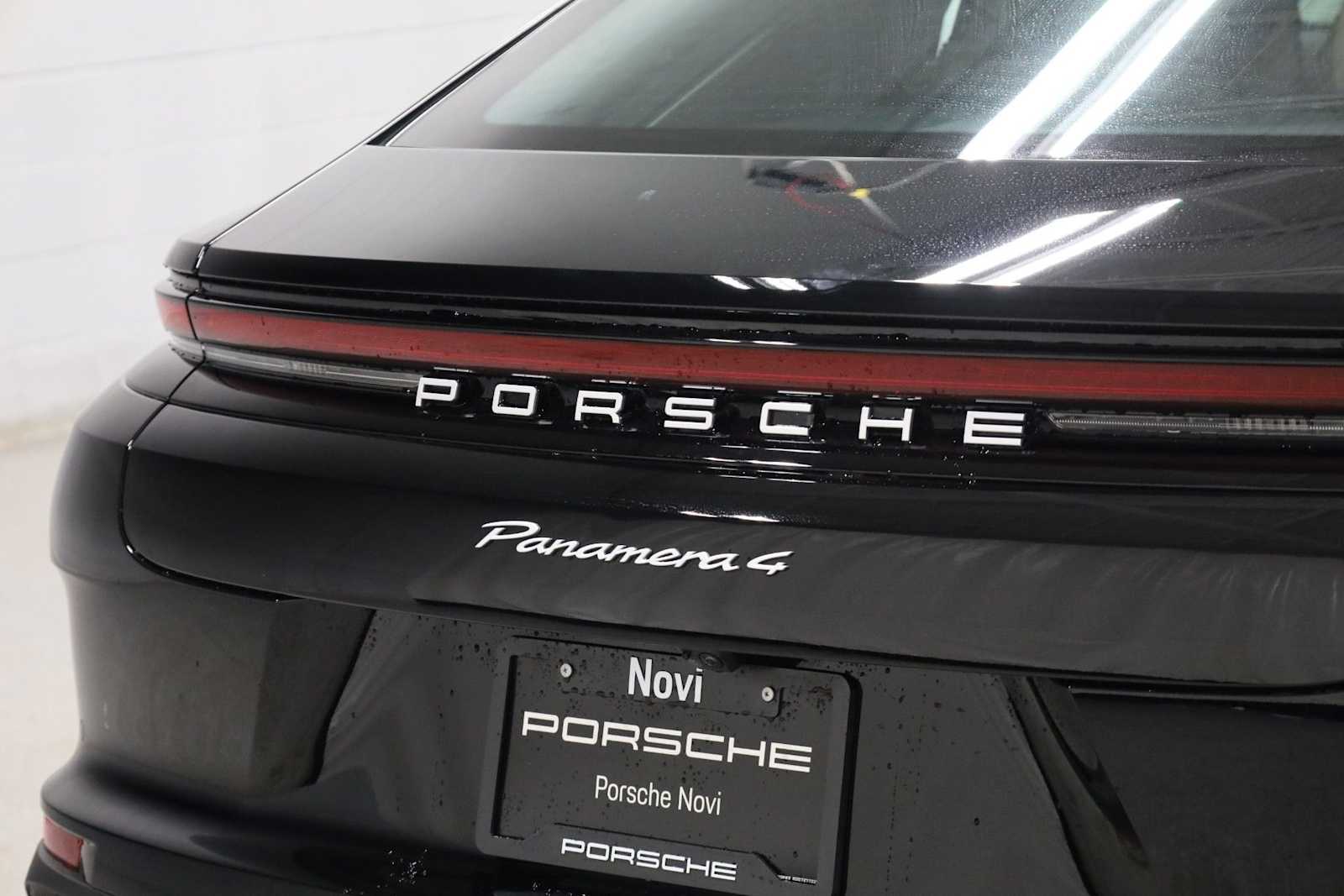 Thumbnail: 2026 Porsche Panamera - 8
