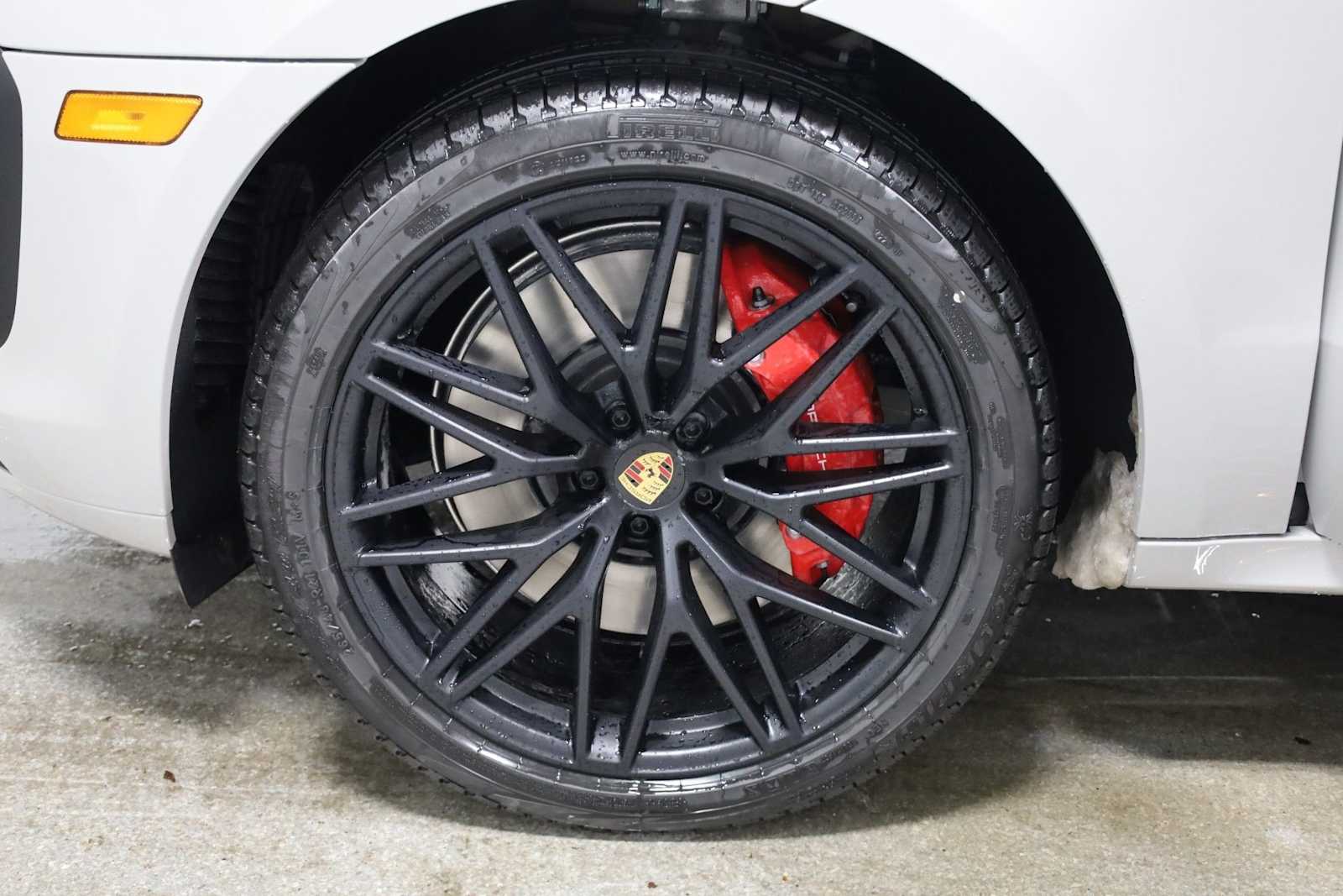 Thumbnail: 2026 Porsche Macan - 40