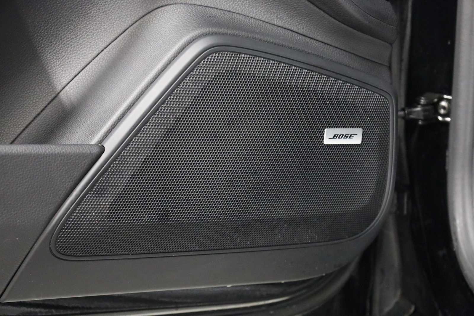 Thumbnail: 2018 Porsche Panamera - 17