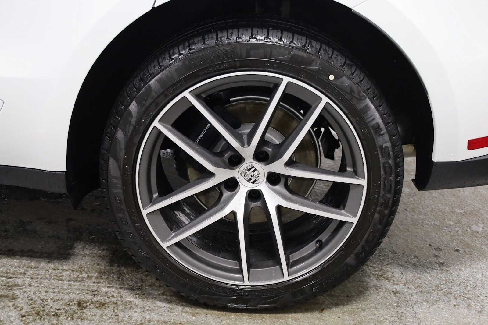 Thumbnail: 2026 Porsche Macan - 39