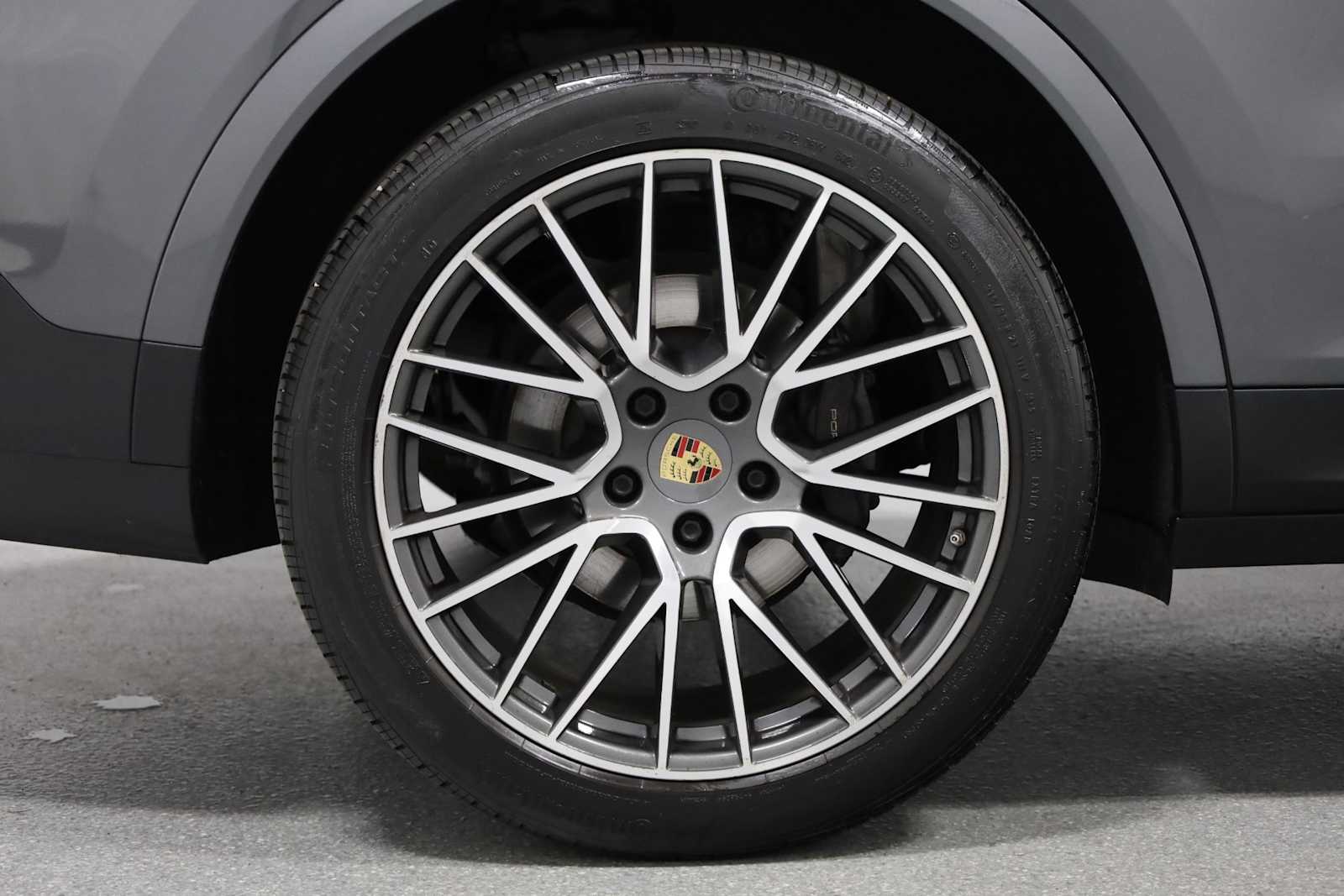 Thumbnail: 2022 Porsche Cayenne - 37