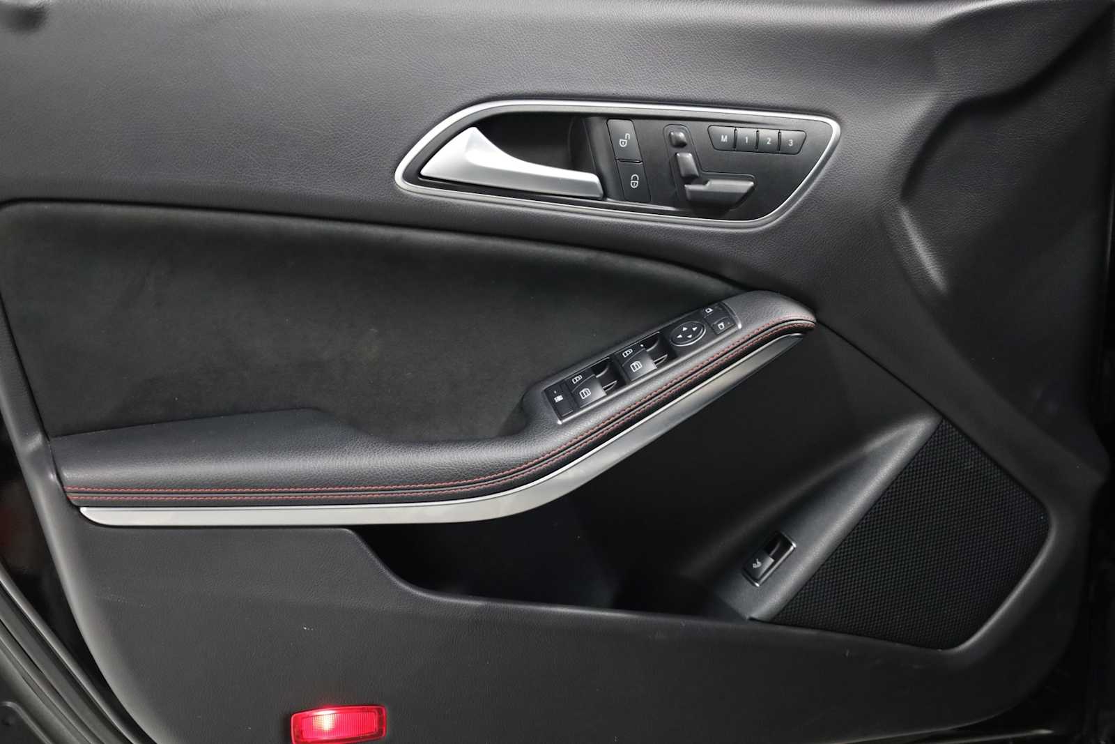 Thumbnail: 2014 Mercedes-Benz CLA - 24