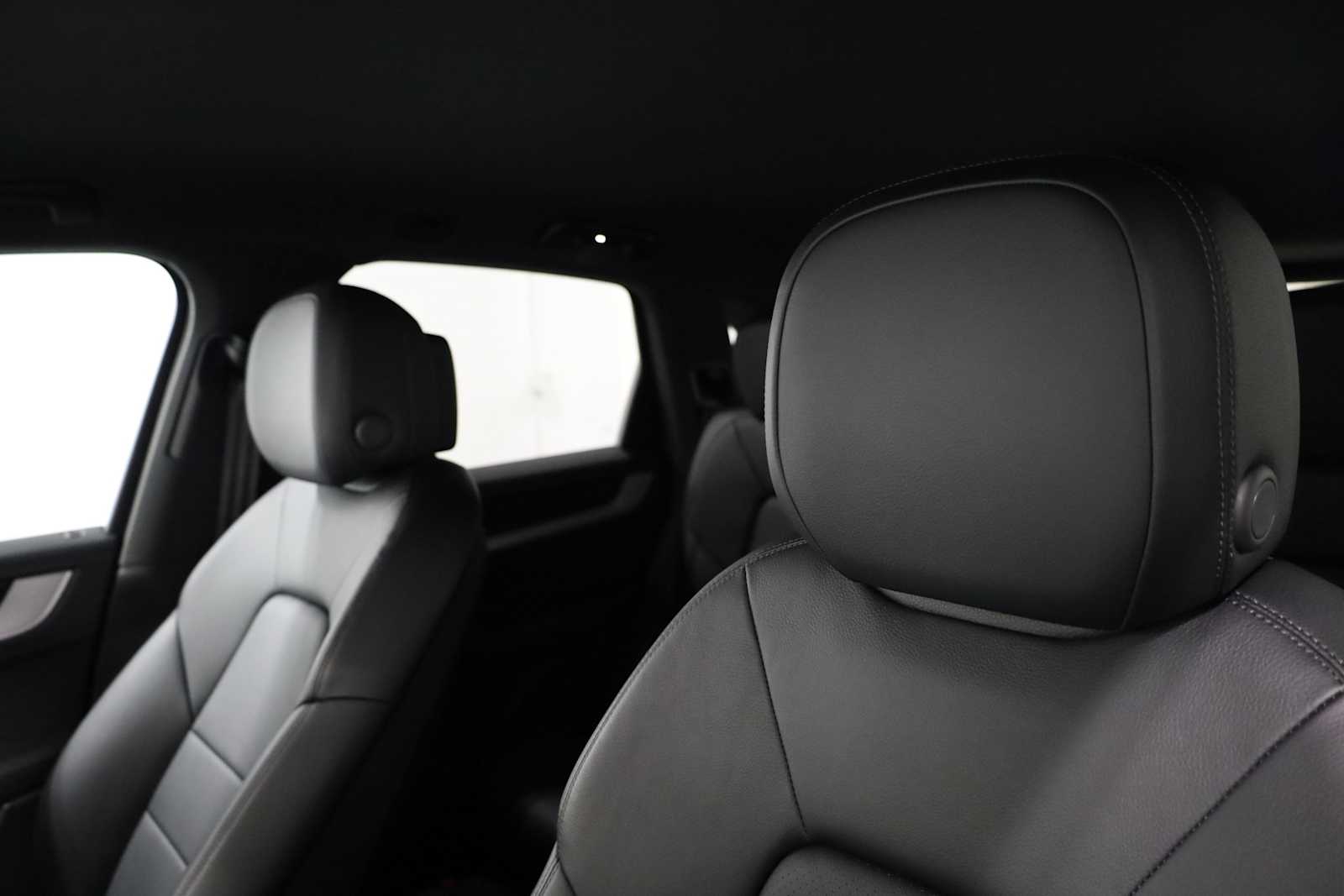 Thumbnail: 2024 Porsche Cayenne - 17