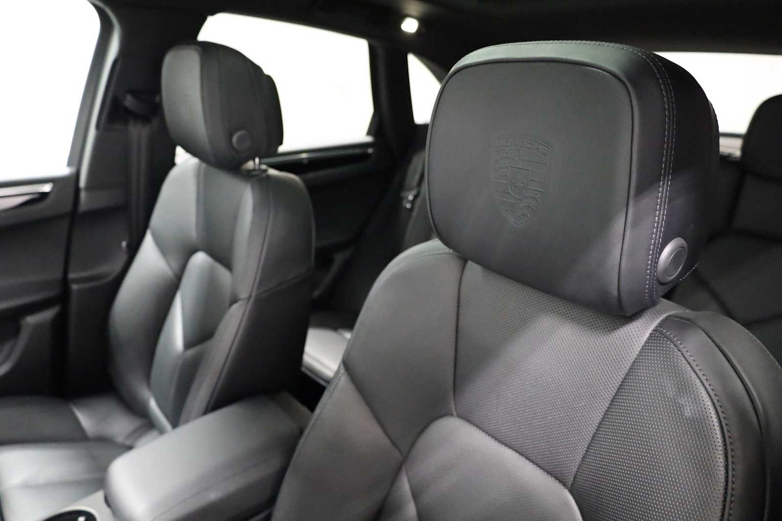 Thumbnail: 2025 Porsche Macan - 19