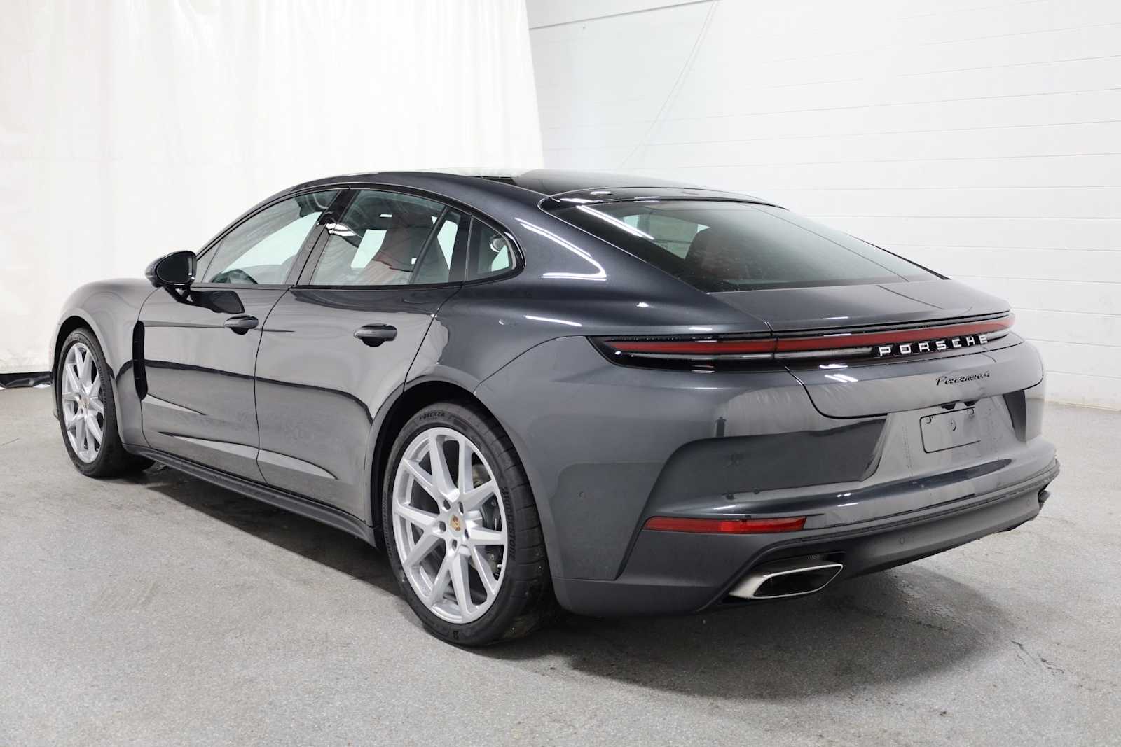 Thumbnail: 2025 Porsche Panamera - 3