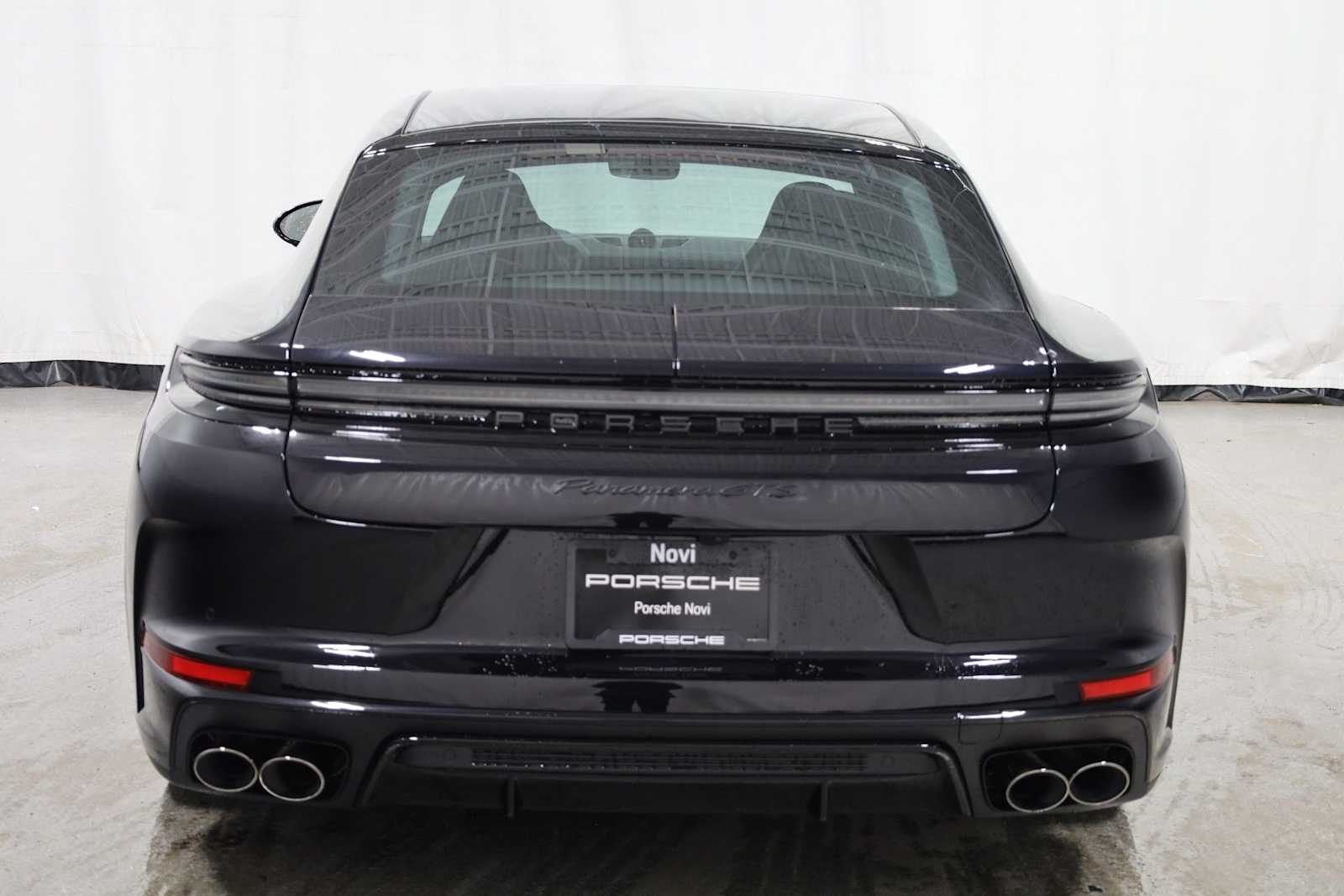 Thumbnail: 2026 Porsche Panamera - 7