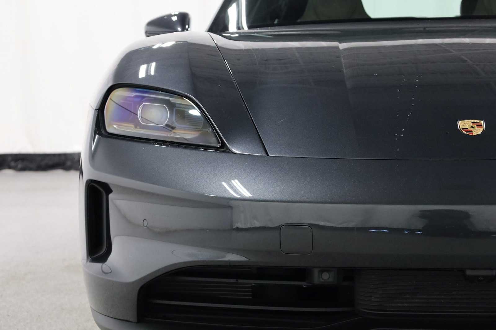 Thumbnail: 2025 Porsche Taycan - 15