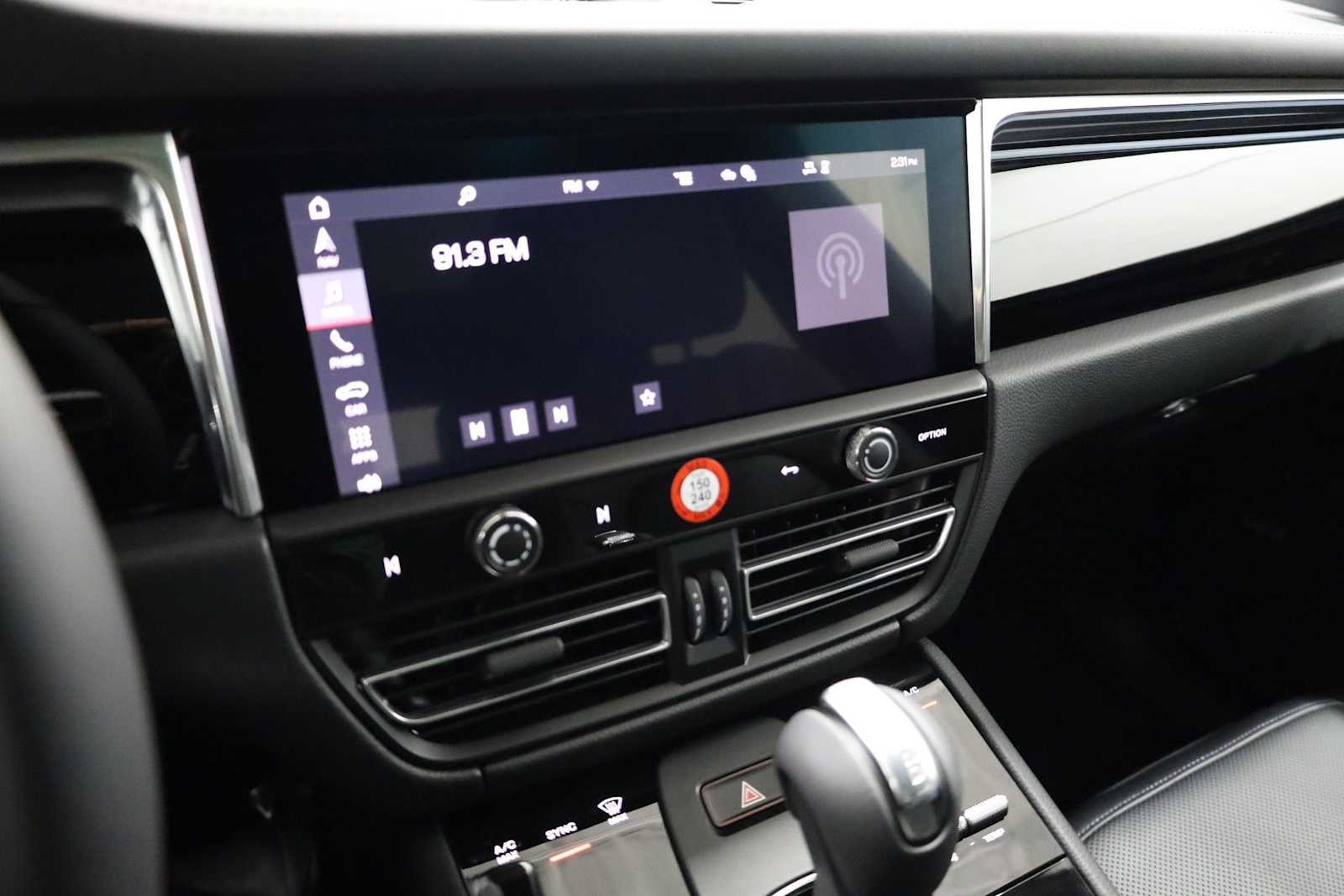 Thumbnail: 2026 Porsche Macan - 32