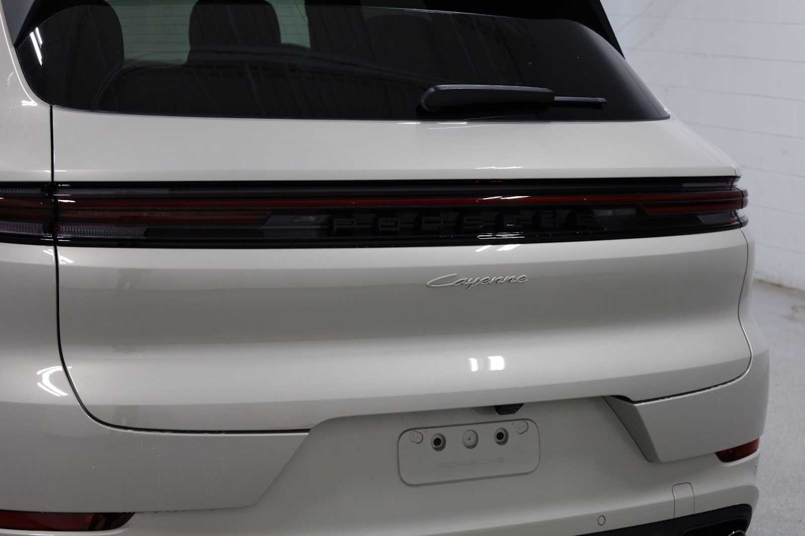 Thumbnail: 2026 Porsche Cayenne - 8