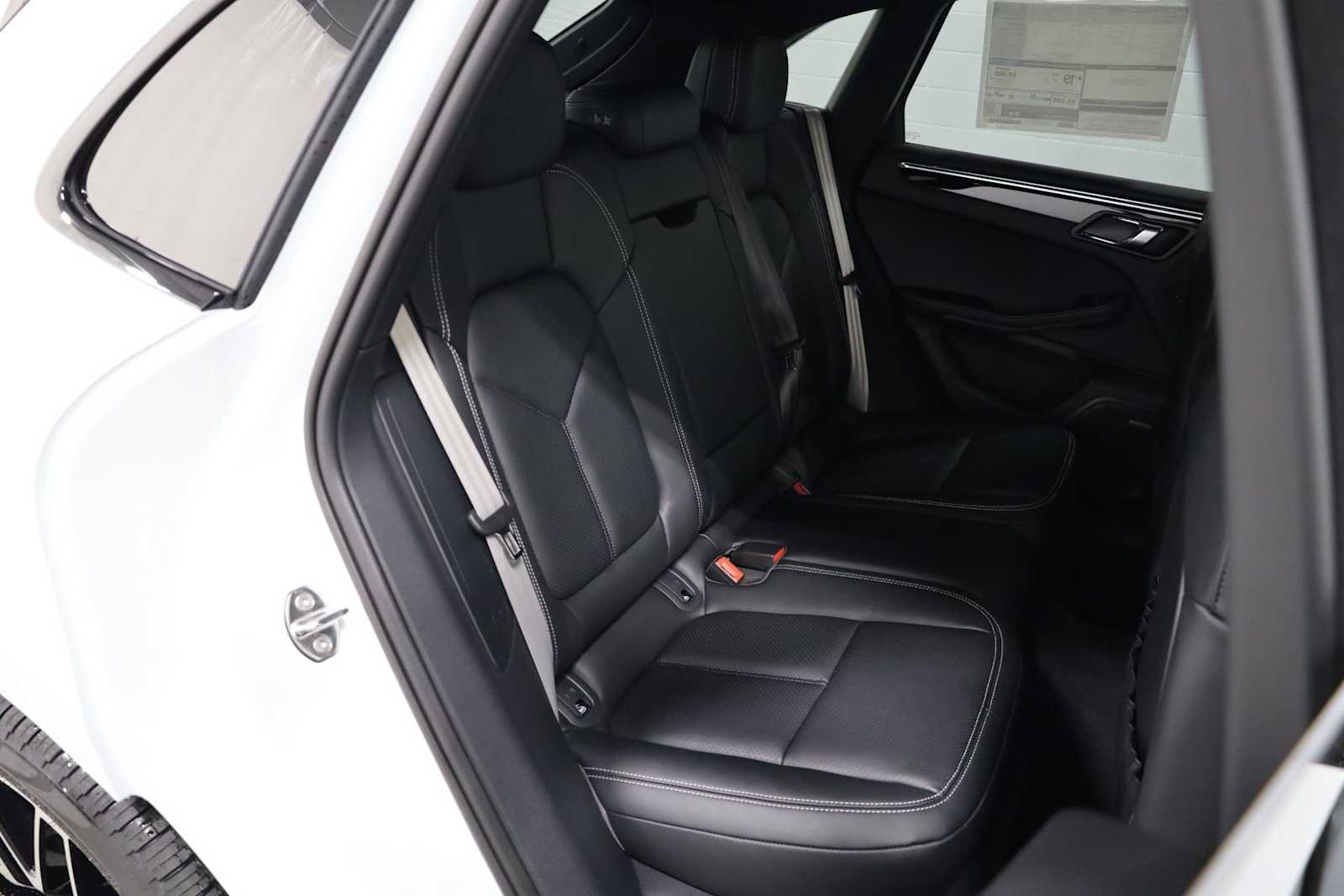 Thumbnail: 2026 Porsche Macan - 36