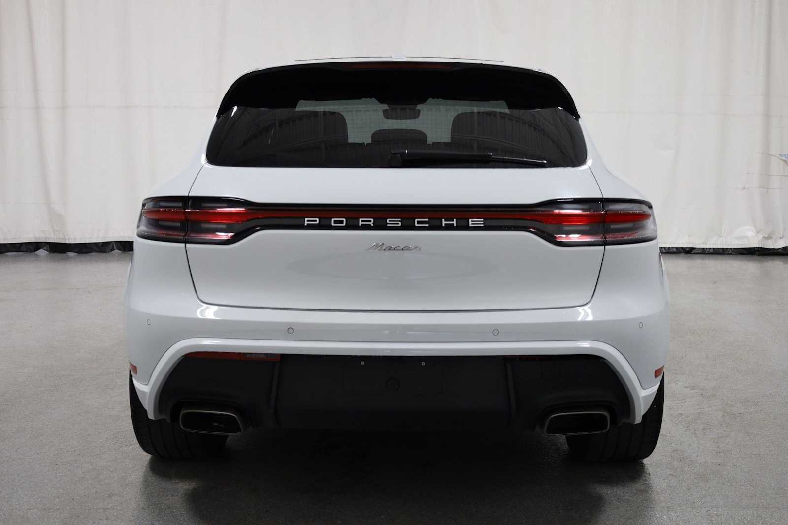Thumbnail: 2023 Porsche Macan - 7