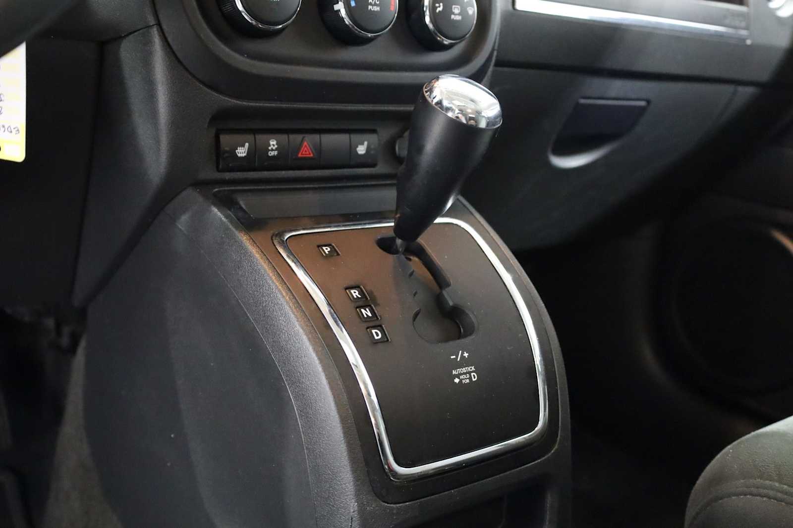 Thumbnail: 2014 Jeep Patriot - 26