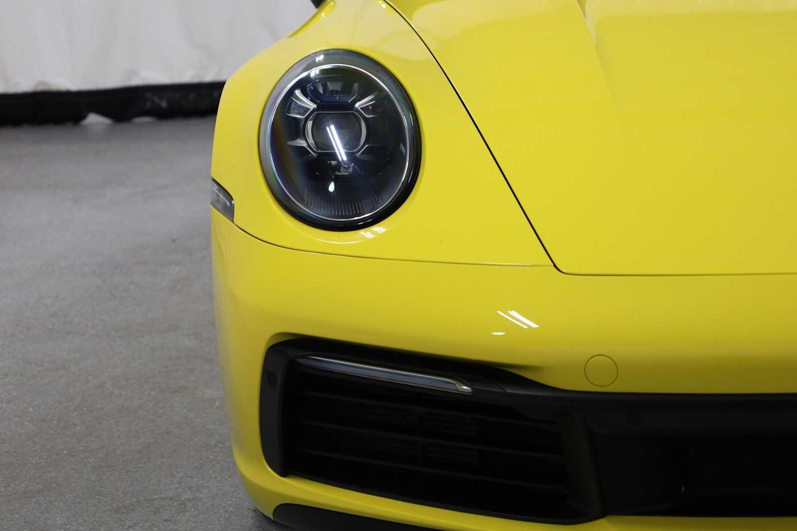 Thumbnail: 2020 Porsche 911 - 15