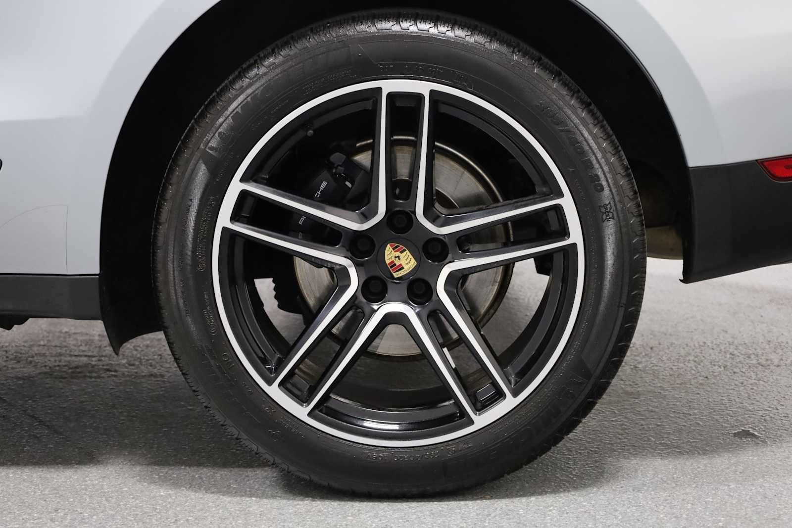 Thumbnail: 2021 Porsche Macan - 38