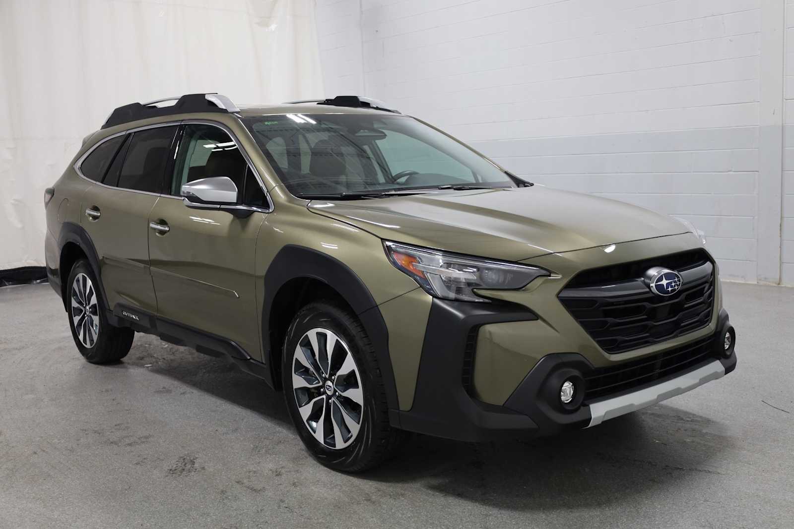 2024 Subaru Outback Touring 13