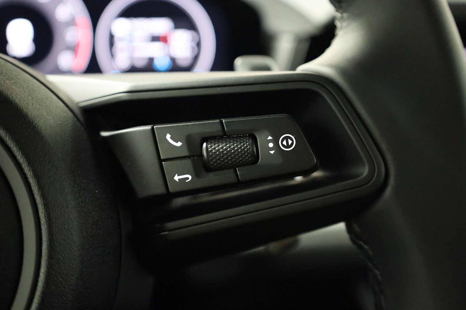 Thumbnail: 2025 Porsche  - 28