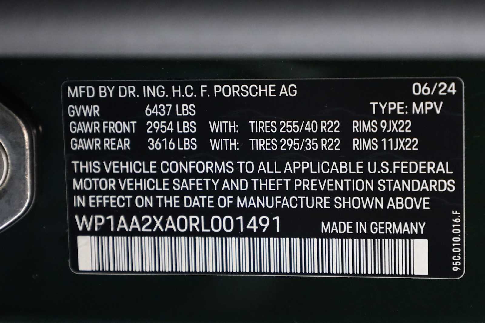 Thumbnail: 2024 Porsche Macan - 39