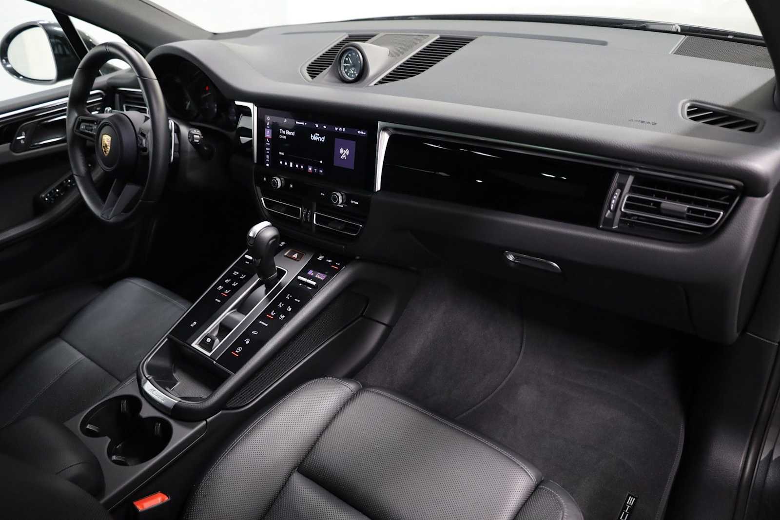 Thumbnail: 2024 Porsche Macan - 6