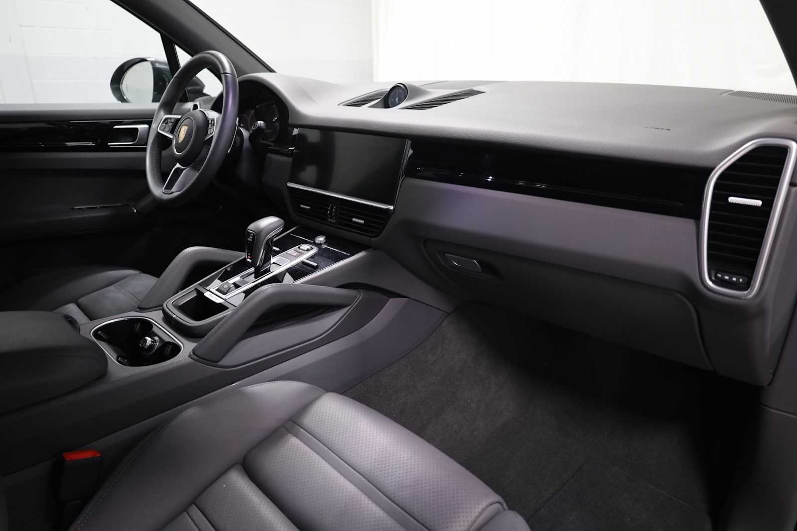 Thumbnail: 2022 Porsche Cayenne - 6