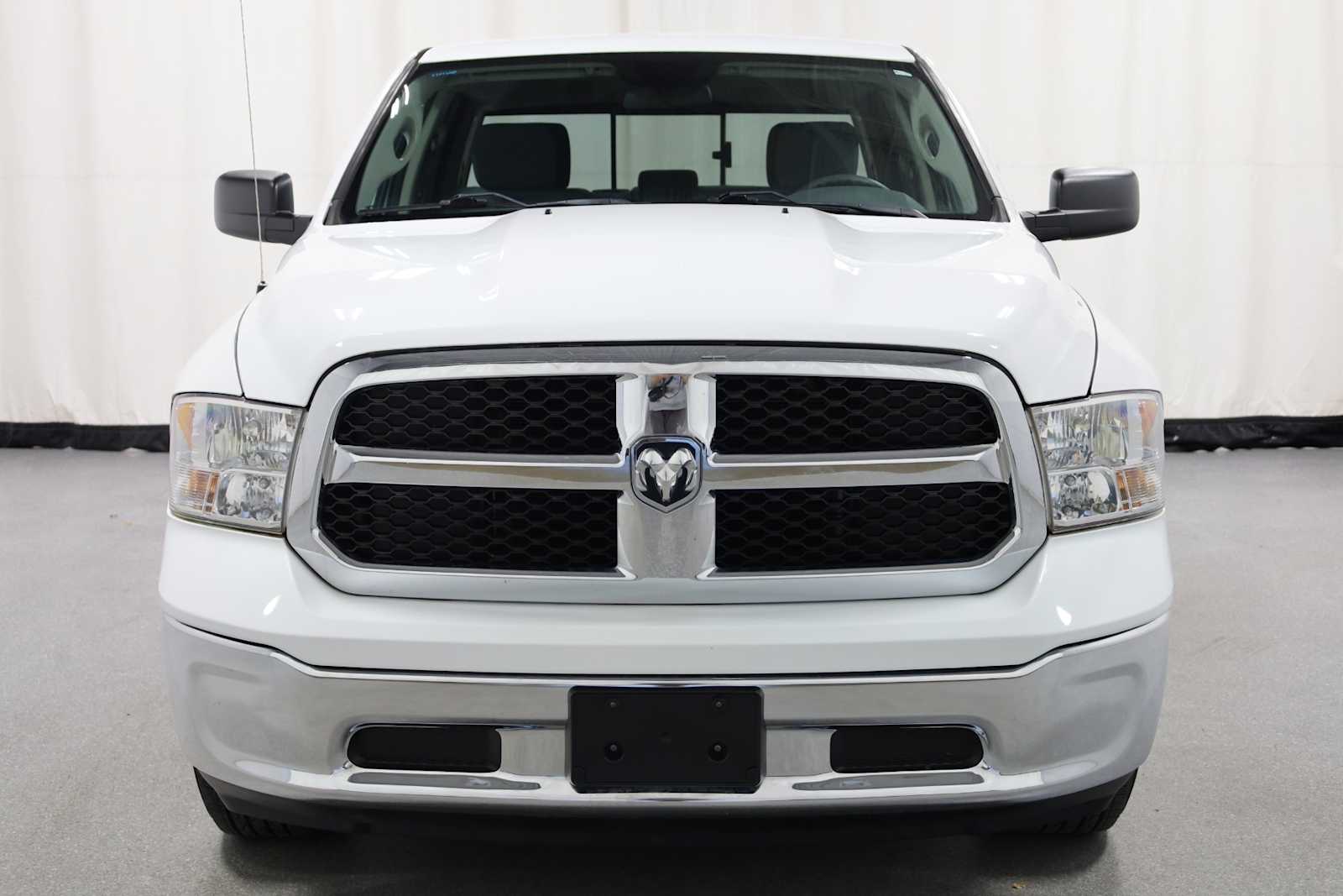 Thumbnail: 2019 RAM 1500 Classic - 14