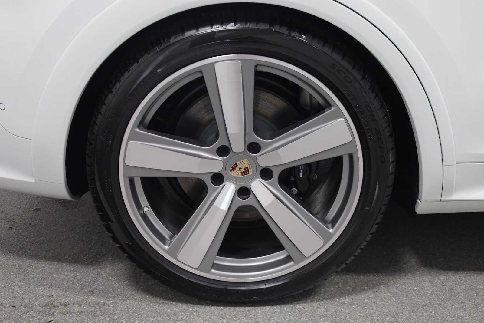 Thumbnail: 2025 Porsche Cayenne - 37