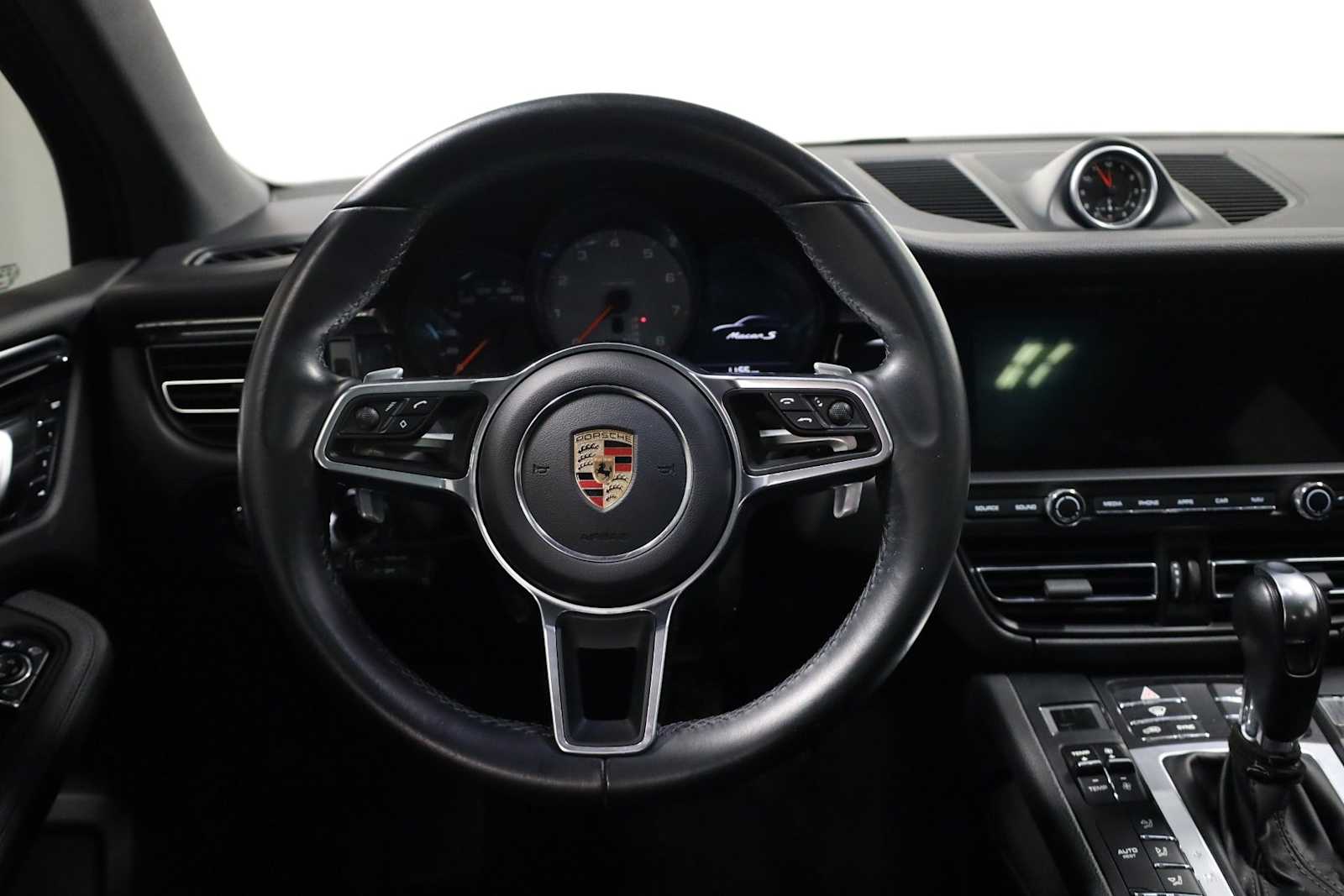 Thumbnail: 2020 Porsche Macan - 25