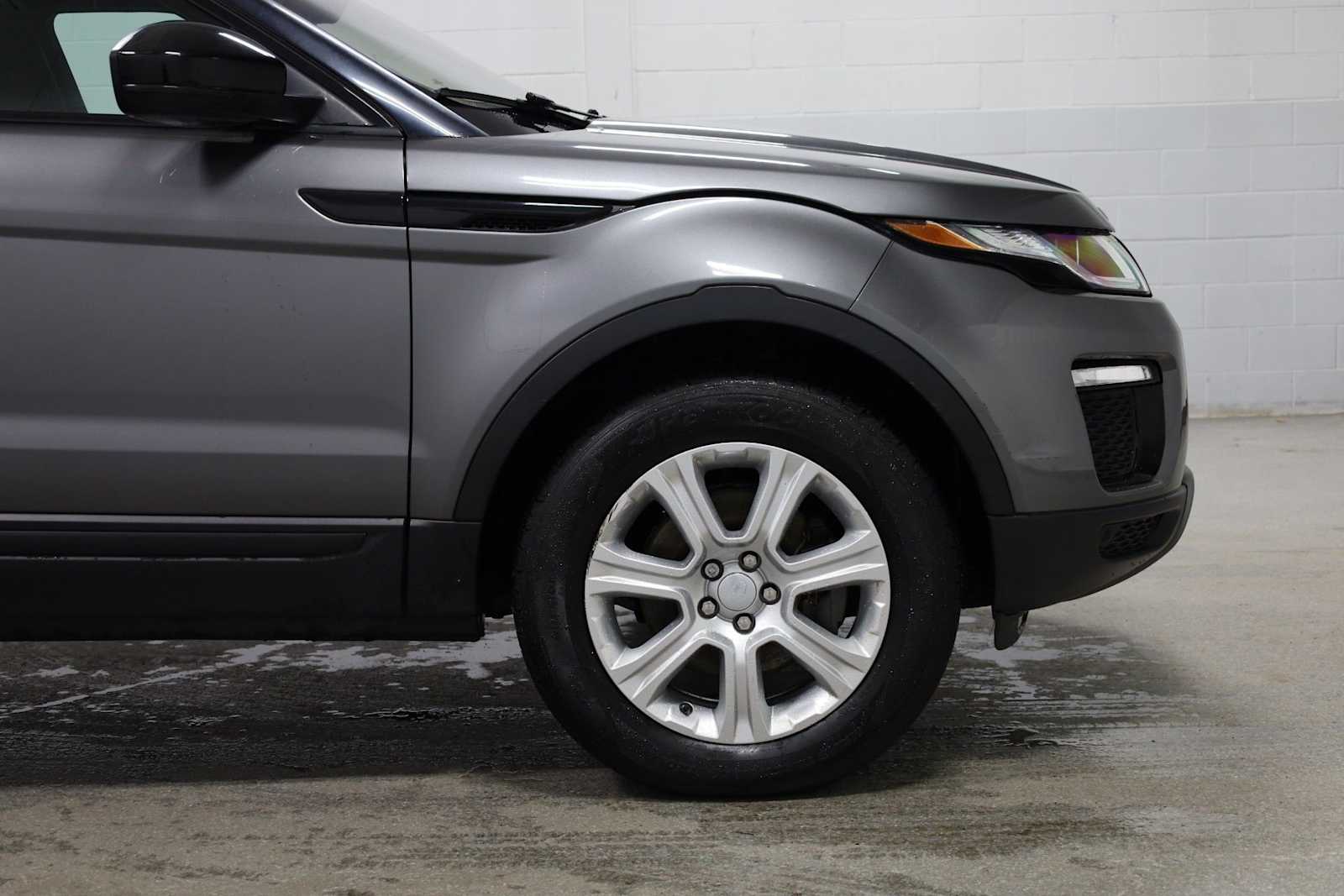 Thumbnail: 2017 Land Rover Range Rover Evoque - 11