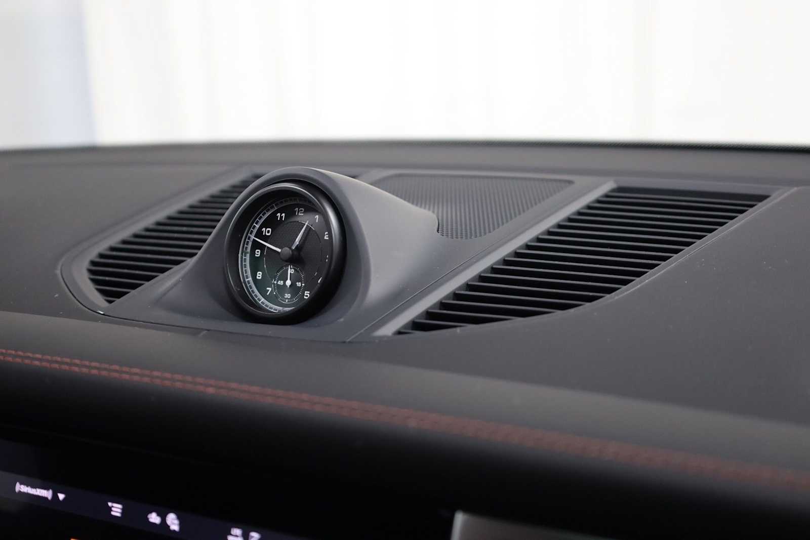 Thumbnail: 2025 Porsche Macan - 23