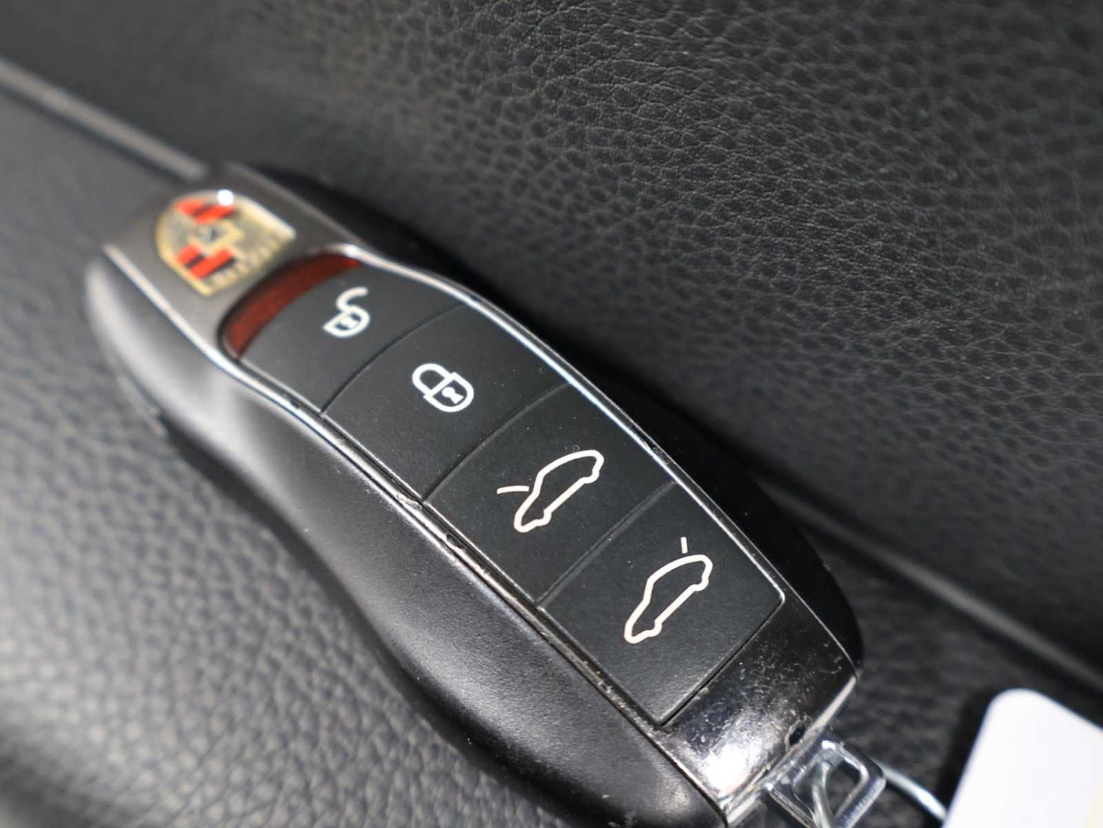 Thumbnail: 2018 Porsche 718 Cayman - 36