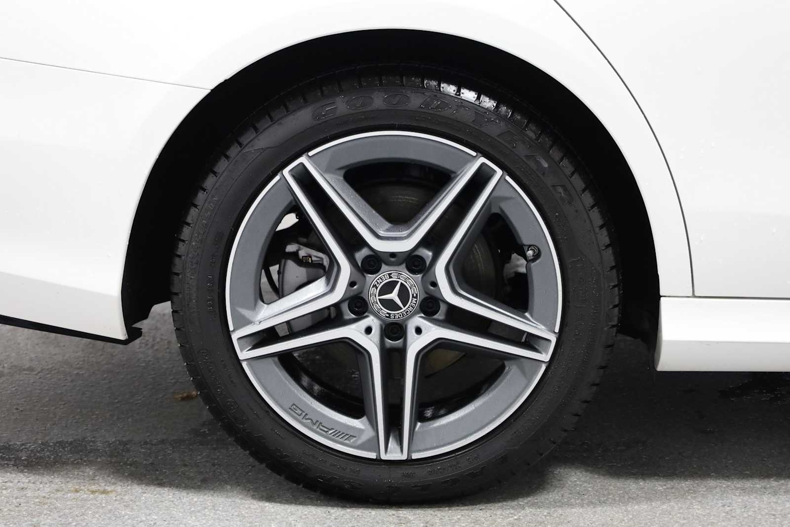 Thumbnail: 2023 Mercedes-Benz E-Class - 31