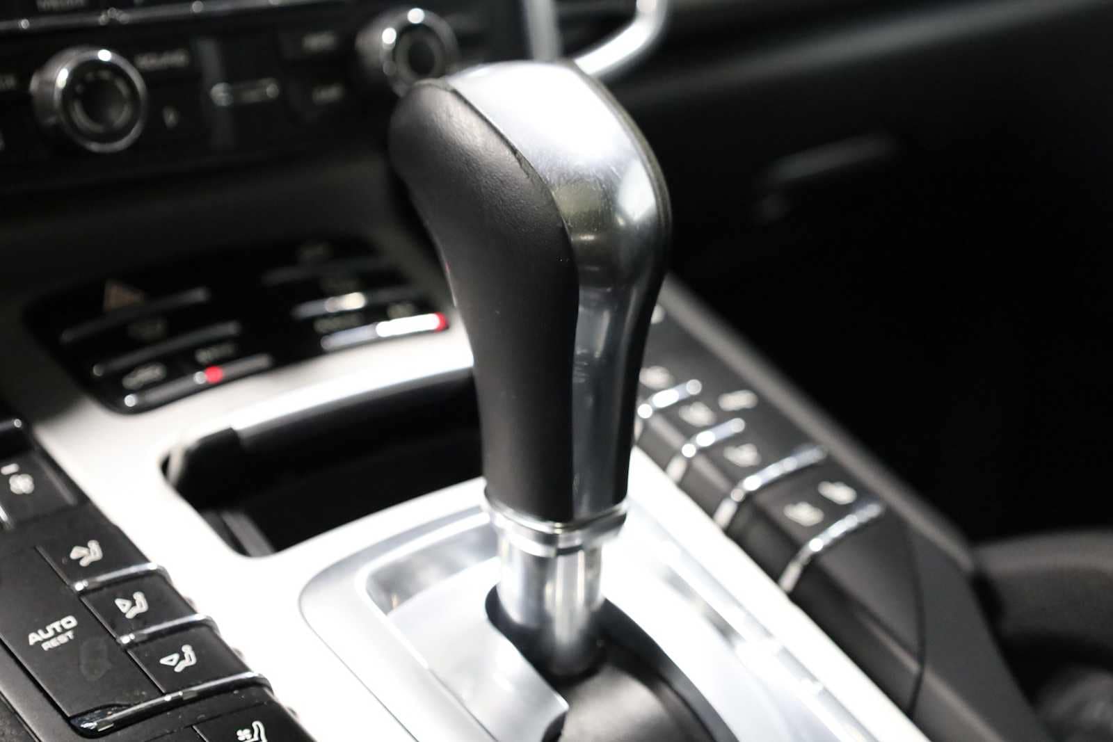 Thumbnail: 2014 Porsche Cayenne - 28