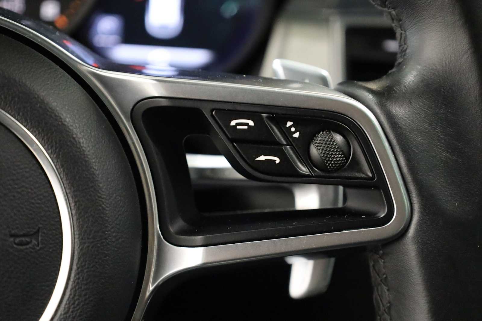 Thumbnail: 2018 Porsche Macan - 28