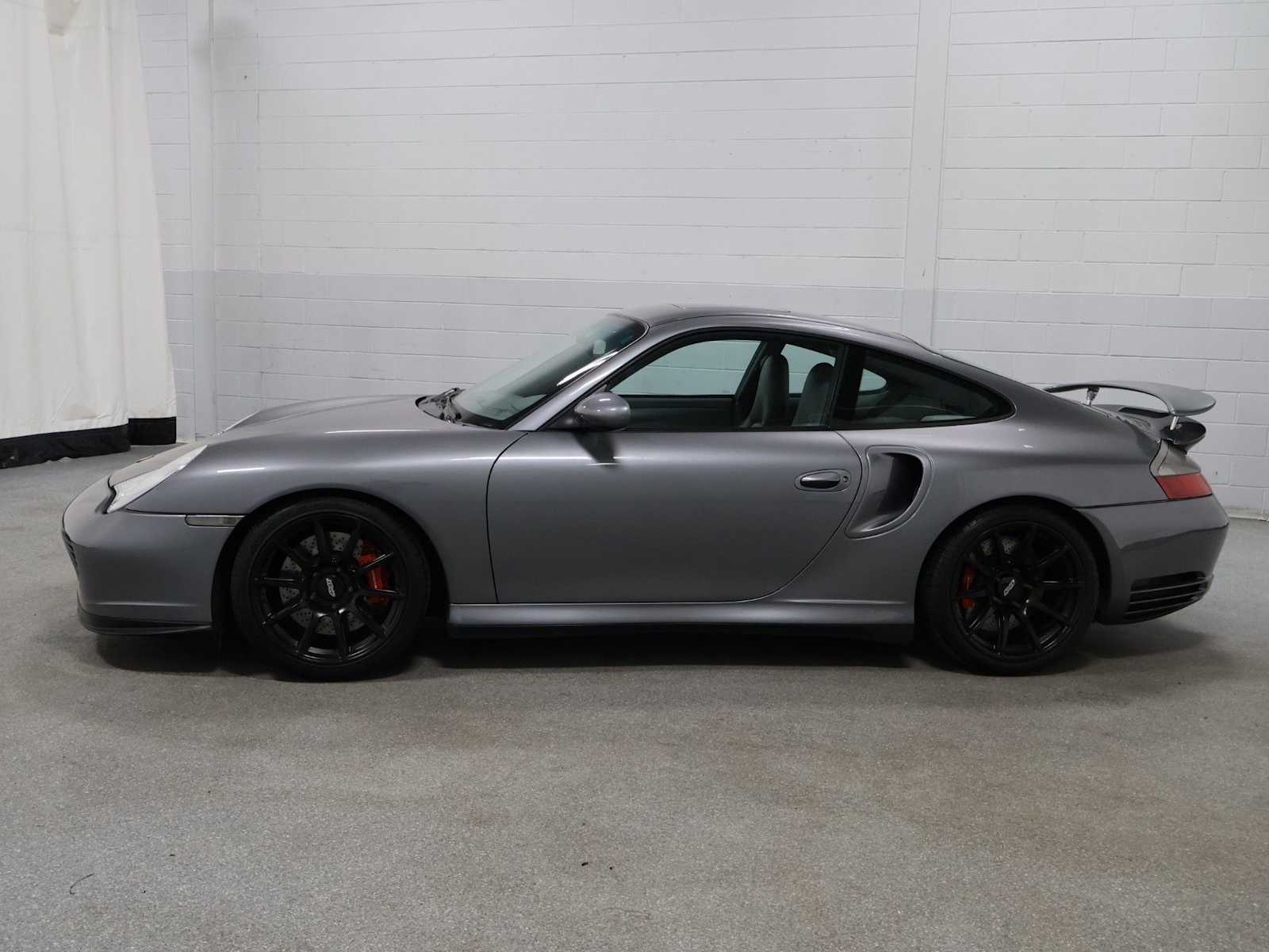 Thumbnail: 2002 Porsche 911 - 2