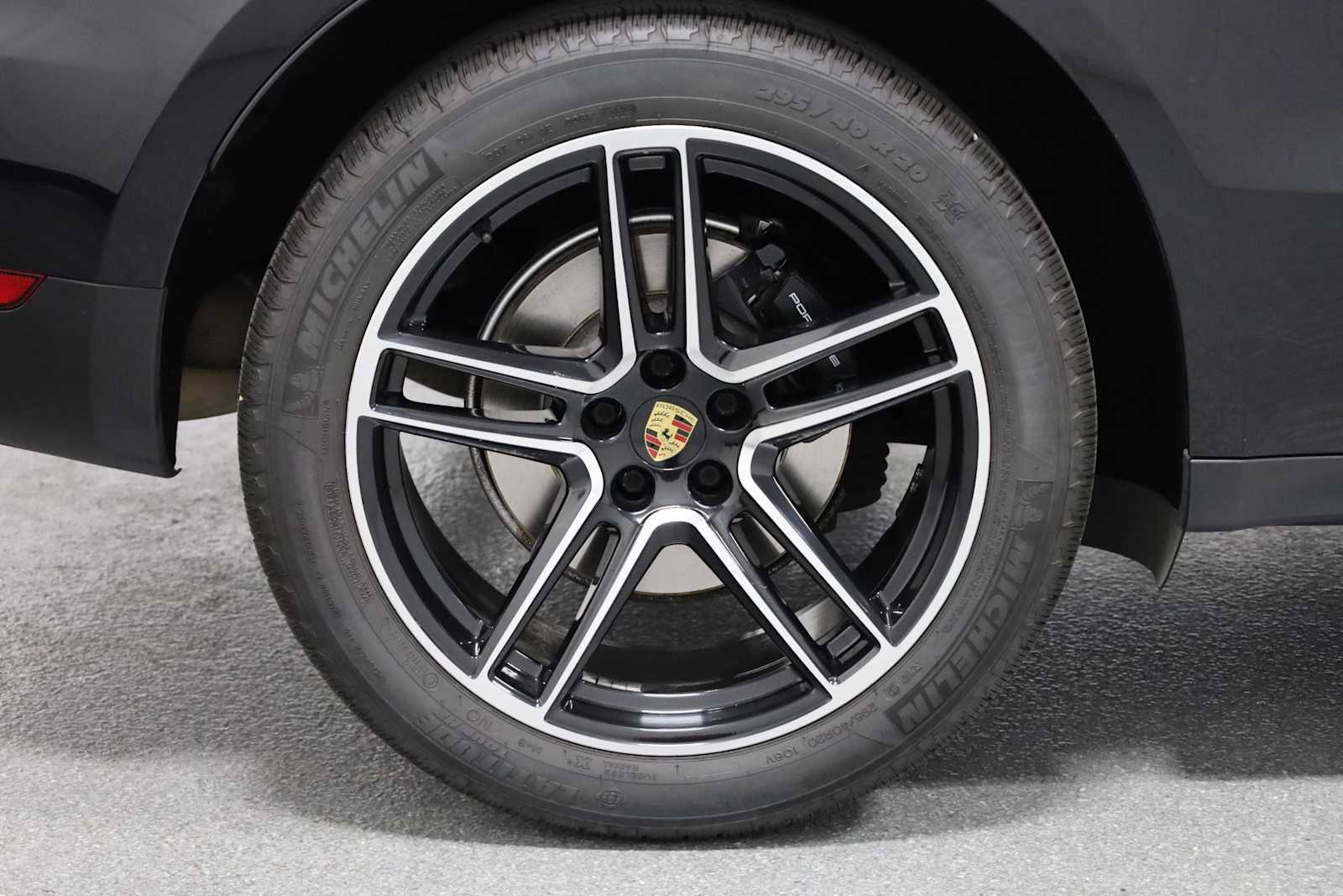 Thumbnail: 2021 Porsche Macan - 38