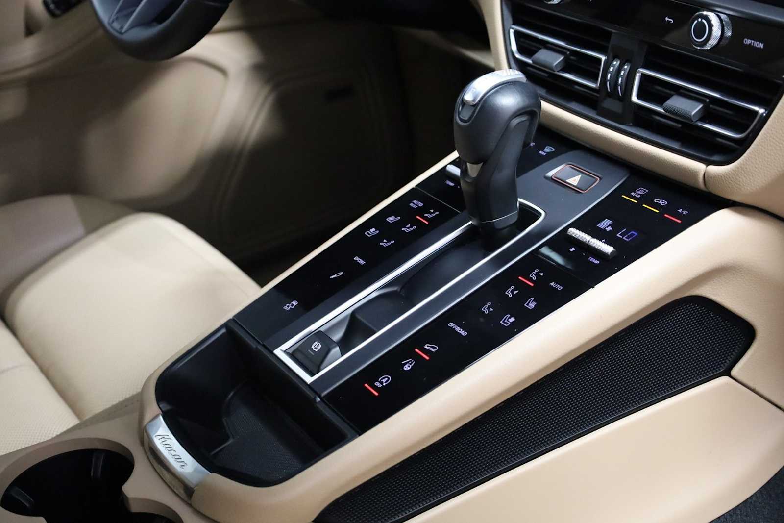 Thumbnail: 2024 Porsche Macan - 21