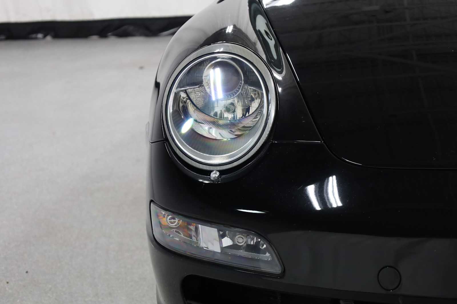 Thumbnail: 2007 Porsche 911 - 15