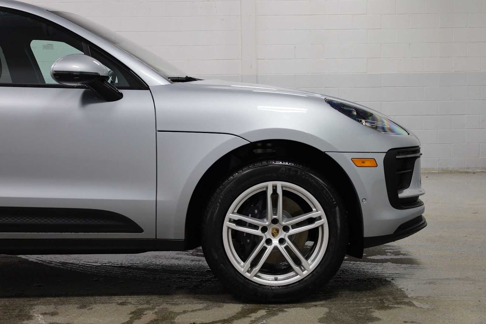 Thumbnail: 2026 Porsche Macan - 11