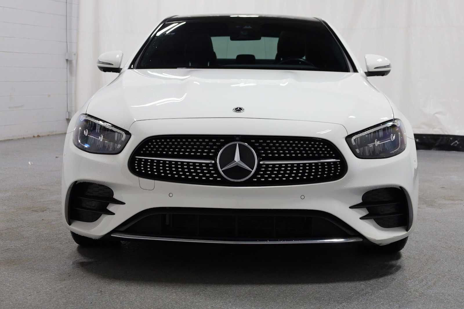 Thumbnail: 2023 Mercedes-Benz E-Class - 6