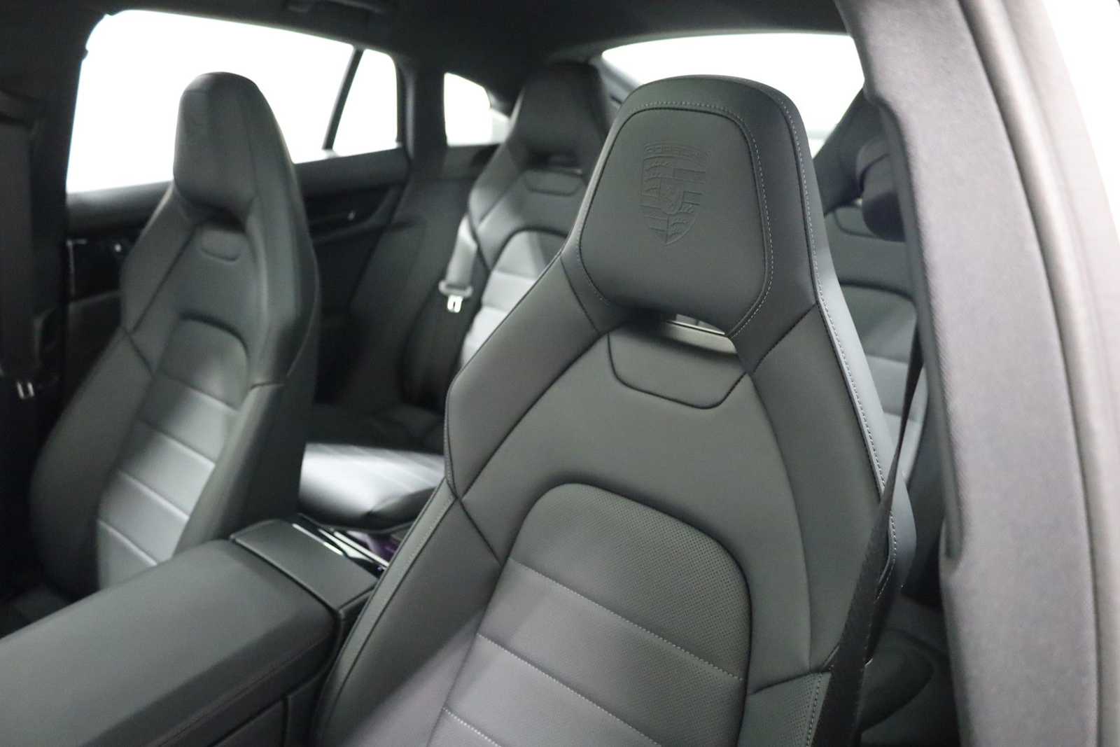 Thumbnail: 2026 Porsche Panamera - 19