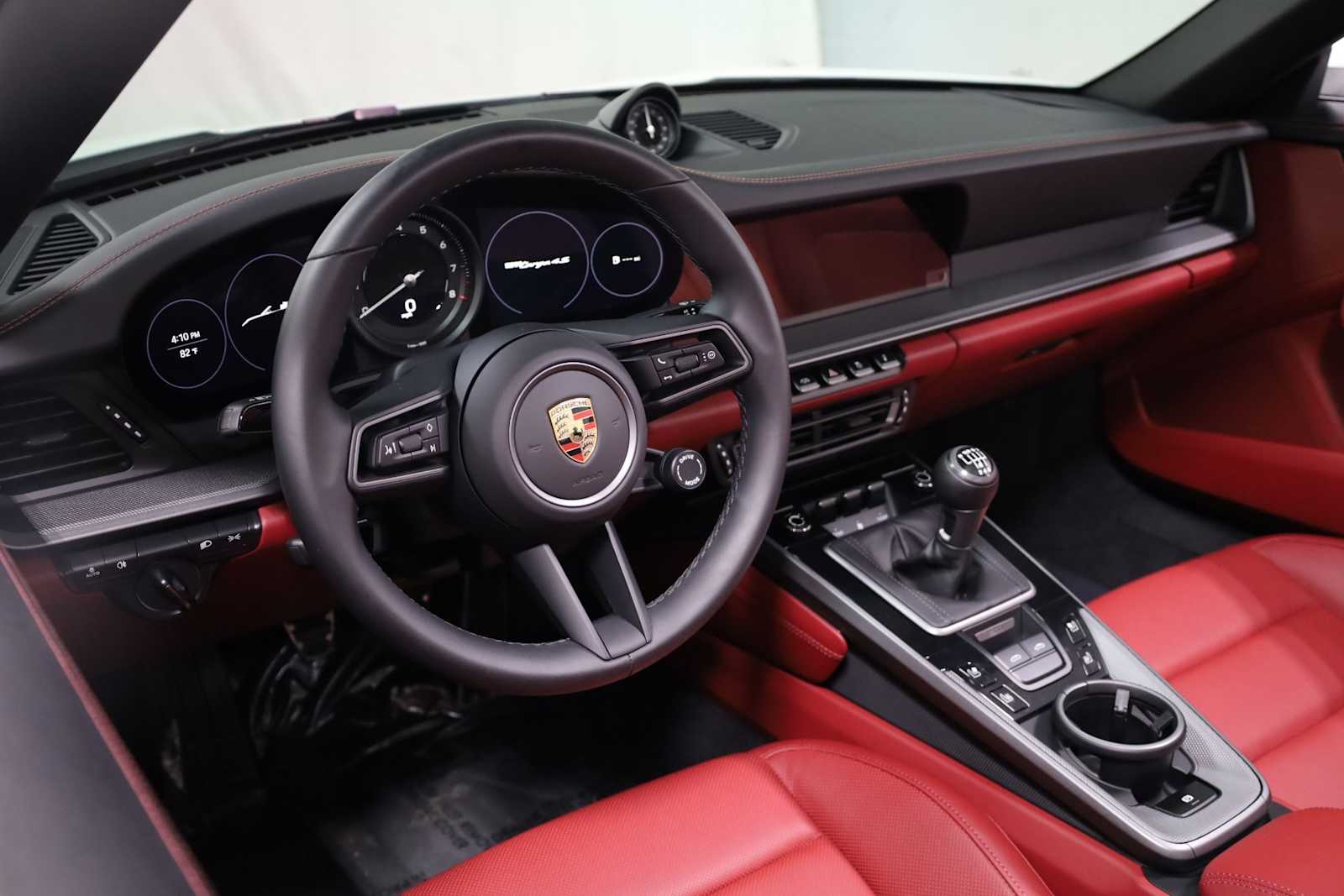 Thumbnail: 2024 Porsche 911 - 4