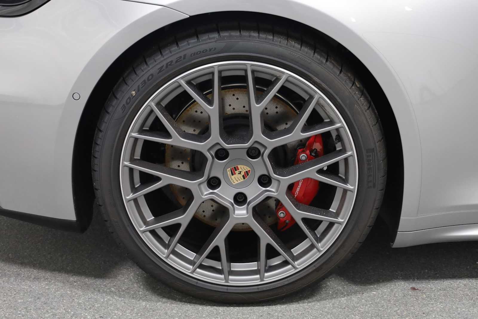 Thumbnail: 2025 Porsche 911 - 33