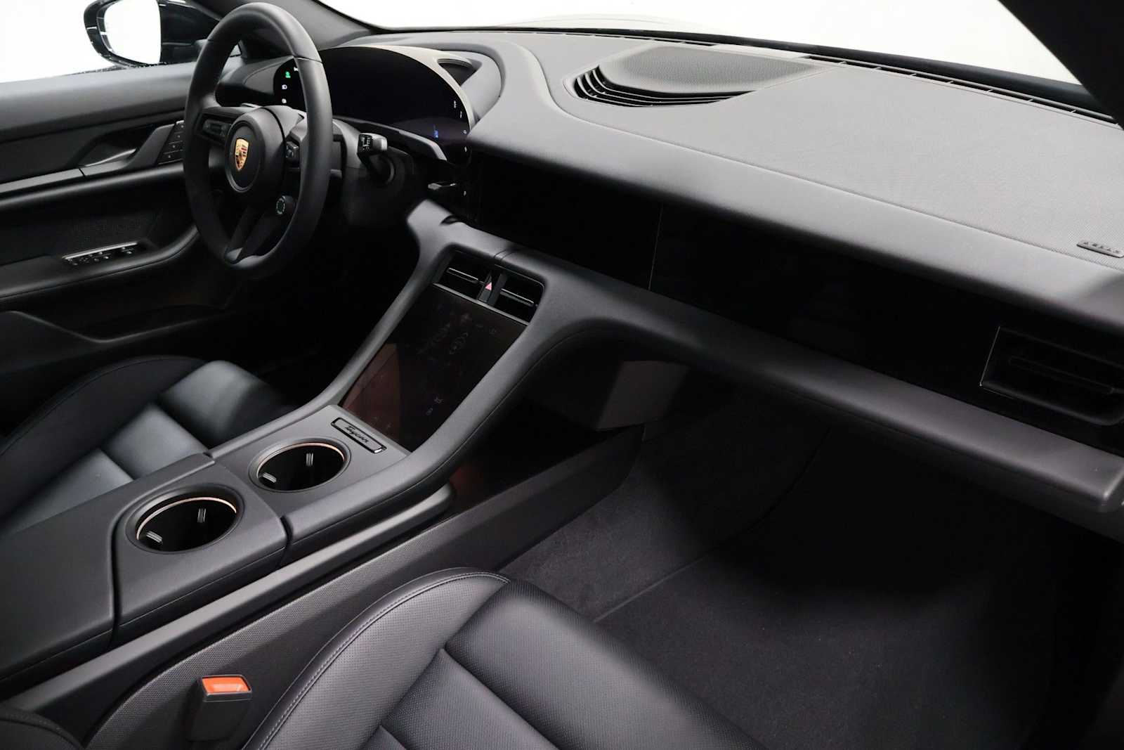 Thumbnail: 2026 Porsche Taycan - 6