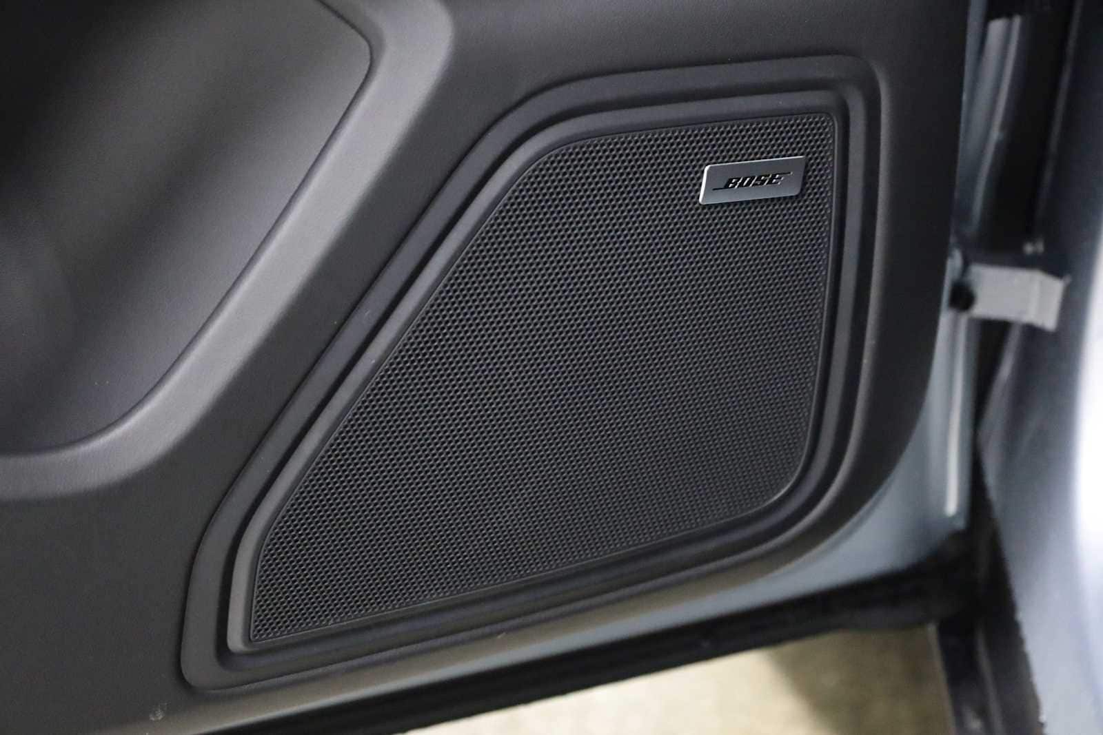 Thumbnail: 2026 Porsche Macan - 17