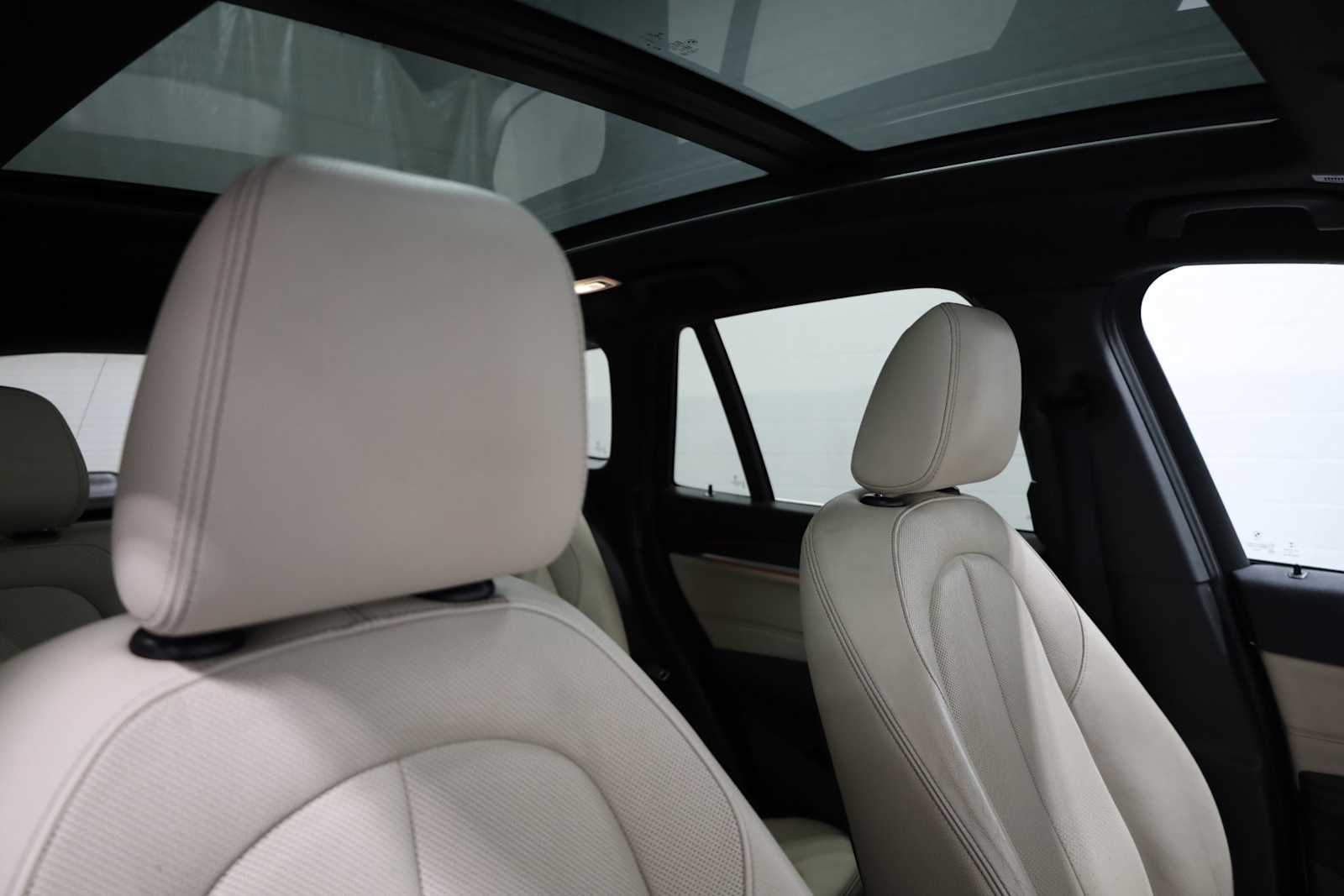 Thumbnail: 2016 BMW X1 - 20