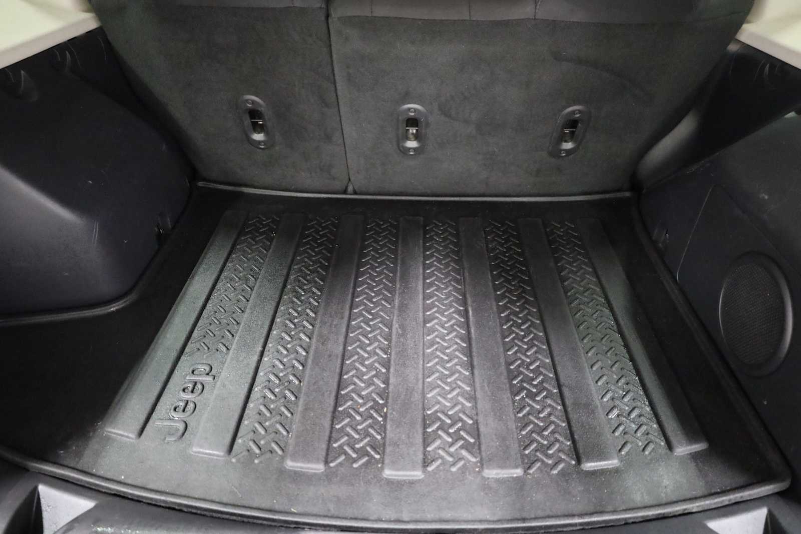 Thumbnail: 2014 Jeep Patriot - 36