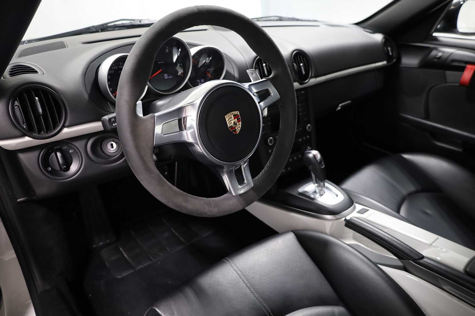 Thumbnail: 2012 Porsche Cayman - 4
