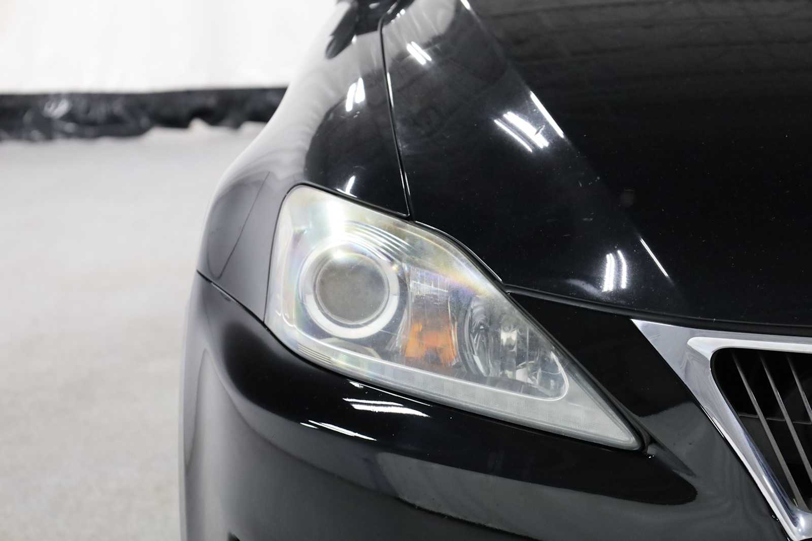Thumbnail: 2012 Lexus IS - 15